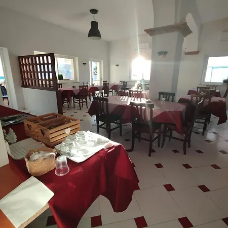 ホテル Da Alfredo カステッラバーテ